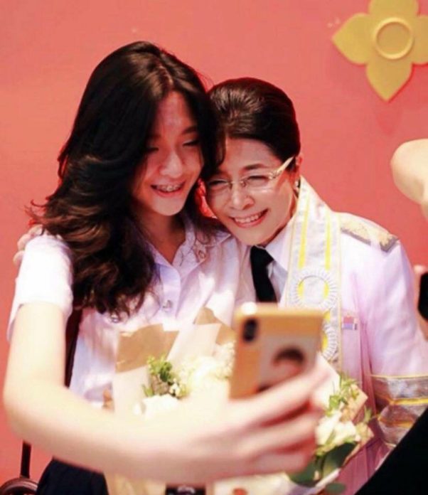 ข่าวทะลุคน : ยศสุดา ลีลาปัญญาเลิศ ‘จินนี่’จุดพลุพรรคเพื่อเธอ