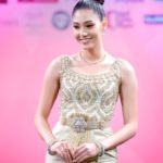 งดงาม! "นิโคลีน" อวดชุดไทยดุสิต-นุ่งตะเบงมาน เตรียมชิง "มิสเวิลด์2018"