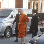'เจ้าคุณธงชัย' ตำนานผ้ายันต์เลสเตอร์ เดินทางมาร่วมงานศพ "เจ้าสัววิชัย"