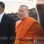'เจ้าคุณธงชัย' ตำนานผ้ายันต์เลสเตอร์ เดินทางมาร่วมงานศพ "เจ้าสัววิชัย"