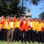 สุวัจน์ - เทวัญ นำทัพ พรรคชาติพัฒนา ลุยอีสาน กราบอนุสรณ์สถาน 'น้าชาติ' - ย่าโม