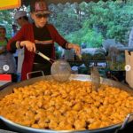 สุดปีติ! เผยภาพชุด ทูลกระหม่อมฯ ทรงช่วยแม่ค้า ทอดทอดมัน กลางตลาดนัด