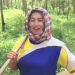 แห่ ร่อนทอง คลองบางสะพาน หลังน้ำป่าหลาก พบทองเนื้อเก้าขายได้แพงกว่า 2 เท่า