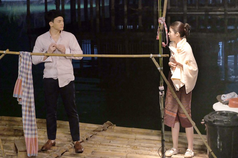 เจ้าฟ้าทิพฉายจูบแก้มดร.ภาธร