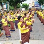 ขอนแก่นปิดเมือง! นับแสนสวมชุดลายแคนแก่นคูน รำบวงสรวง โชว์ 95 ประเทศทั่วโลก
