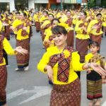 ขอนแก่นปิดเมือง! นับแสนสวมชุดลายแคนแก่นคูน รำบวงสรวง โชว์ 95 ประเทศทั่วโลก