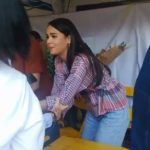 ญาญ่า อุรัสยา โอดร้องเจ็บ หลังแฟนคลับกระชากแขนจนตัวงอ!