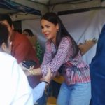 ญาญ่า อุรัสยา โอดร้องเจ็บ หลังแฟนคลับกระชากแขนจนตัวงอ!