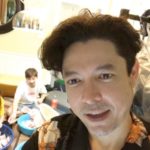 ก๊อท จักรพันธ์ หล่อรวยใจบุญ นำเงินเต็มกระเป๋าใหญ่-กะละมังหลายใบ มอบให้สังคม(คลิป)