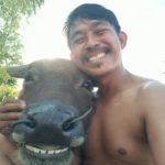 เห็นแล้วยิ้มตาม หนุ่มแชร์วิถีชีวิตเรียบง่าย ข้างกายมี เจ้าทุยทำหน้ายิ้มตาม