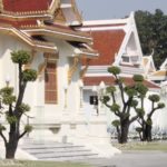 อาลัยเจ้าสัว เตรียมพิธีน้ำหลวงอาบศพ ปูทางเดินสีน้ำเงิน จัดดอกไม้สีขาวทั่วศาลา
