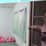 ช็อกเลย สาวเล่นโทรศัพท์ในห้องนอน งูเห่าใหญ่เลื้อยโผล่ใต้ผ้าห่ม ร้องลั่นเรียกพ่อแม่ (คลิป)