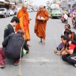 แม่ร่ำไห้ เรียกวิญญาณน้องพร้อมทรัพย์ ถูกรถบัสทหารทับดับ กลับบ้านเกิด