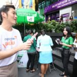 สุดคึกคัก! 'ธนาธร' ขยับอนาคตใหม่บุกย่านสีลม แม่ค้า-ออฟฟิศแห่รับ ไร้ป่วน!