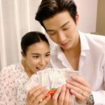 แต่งแล้วชีวิตดี๊ดี! พุฒ - จุ๋ย สามีภรรยาป้ายแดง โชว์ถูกหวยชุดใหญ่