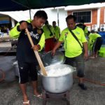 มูลนิธิป่อเต็กตึ๊ง ลงพื้นที่ช่วยเหลือชาวชุมพร เดือดร้อนน้ำท่วมหนัก