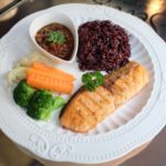 อิ่มอร่อยกับ เซเว่นเดย์ คาเฟ่ แอนด์ เบรคเอ้าท์ อาหารจานเดียว-เครื่องดื่มสุดชิก