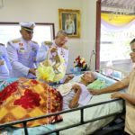 ปลื้มปีติ ในหลวงพระราชทานดอกไม้ ให้กำลังใจ ลุงเสรี "คนบุญผู้หยาบช้า" ป่วยอัมพาต