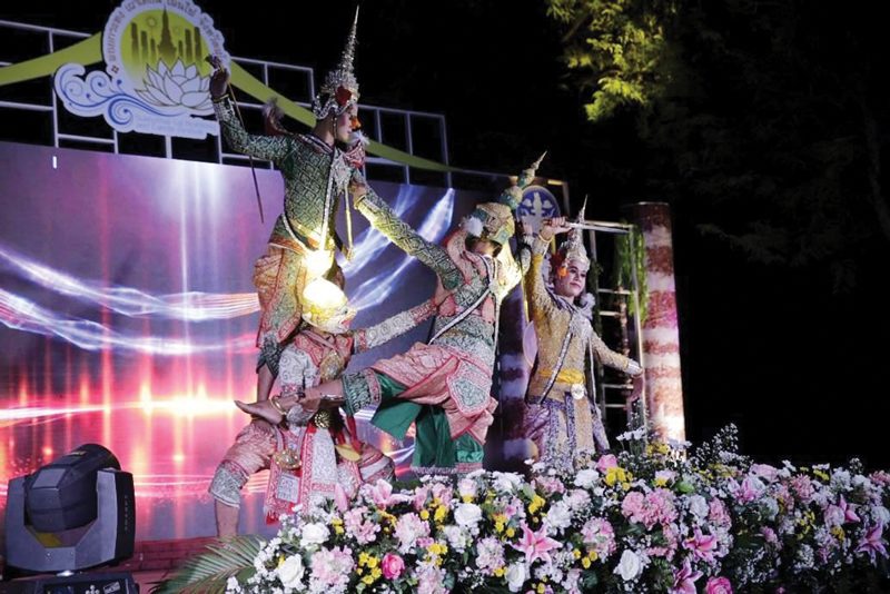 เผาเทียนเล่นไฟ ลอยกระทงสุโขทัย