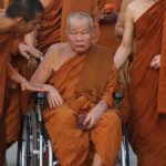 หลวงปู่ลี กุสลธโร วัดภูผาแดง ศิษย์เอกหลวงตามหาบัว ละสังขารอย่างสงบ