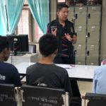 รุ่นพี่ ฉุน ปืนบีบีกันจ่อหัว รุมกระทืบ-สั่งสอน เด็กน้อยวัย 13 สุดห้าว เบิ้ลท่อจยย.ใส่หน้า