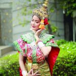 สดบันเทิง : ‘เบ็นซ์-น้ำหวาน-ใหม่-จ๊ะจ๋า’รำถวายมือ! นำทีมบวงสรวงละคร‘มนตรามหาเสน่ห์’
