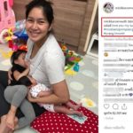 เบนซ์ ซูเปอร์มัม มิค เผยภาพ ปริม-ปราง ดูดนมจากอกแม่พร้อมกันตลอด เหมือนมีลูกแฝด