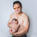 เบนซ์ ซูเปอร์มัม มิค เผยภาพ ปริม-ปราง ดูดนมจากอกแม่พร้อมกันตลอด เหมือนมีลูกแฝด