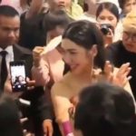 "เบลล่า" ยังช็อกไม่หาย หลังหนุ่มแอบถ่าย "แพทริเซีย" ซุ่มอยู่ข้างตัว ตร.ได้ภาพแล้ว
