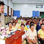 มูลนิธิอาสาเพื่อนพึ่งพา(ภาฯ) มอบถุงยังชีพ ช่วยเหยื่อน้ำท่วมชุมพร