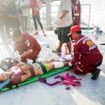สปีดโบ๊ทชน พุ่งเสยเรือโดยสาร คนขับตกน้ำ ถูกใบพัดฟันขา หน้าวัดพนัญเชิง