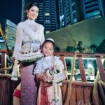 แอฟ ทักษอร - น้องปีใหม่ ในชุดไทย ไปลอยกระทง งดงามมาก