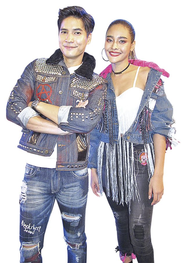 ‘ไมค์-ปุ๊กลุก’ นำทัพดาราบุกรันเวย์ อวดเทรนด์แฟชั่นโชว์ยีนส์ยุค 80’S