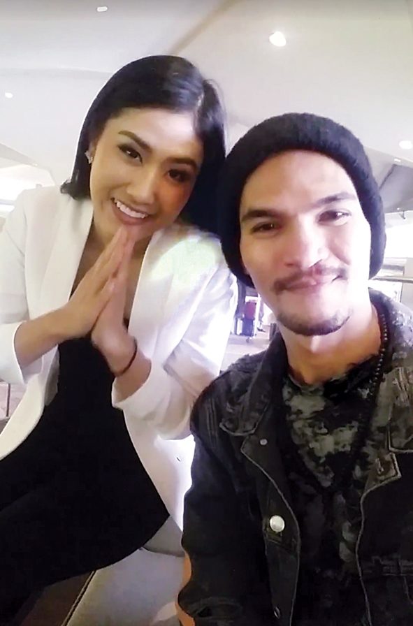 ชุดลาวดีไซเนอร์ไทย