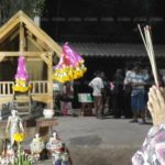 ชาวบ้านเชื่อโคตรแม่น! แห่ร่วมพิธีทรง‘เจ้าแม่ไทรย้อย’ให้เลขเด็ดตรงๆ(คลิป)
