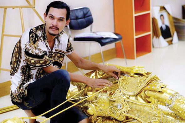 ชุดลาวดีไซเนอร์ไทย