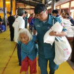 มูลนิธิป่อเต็กตึ๊ง ช่วยคลายหนาว แจกสิ่งของ-ผ้าห่ม ให้ชาวเพชรบูรณ์