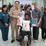 มูลนิธิป่อเต็กตึ๊ง แจกผ้าห่มคลาย 500 ชุด ช่วยเหลือชาวศรีสะเกษ