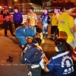 หนุ่มกอดศพร่ำไห้! สาวน้อยใจแฟนมารับช้า ถีบเกียร์-เปิดประตู วิ่งข้ามถนนถูกชนดับ