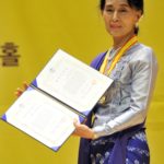 ซูจี โดนถอนรางวัลอีกแล้ว ถึงคิวของมูลนิธิเพื่อสิทธิมนุษยชนเกาหลีใต้