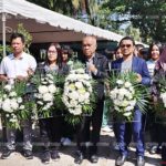 ชาวภูเก็ตวางดอกไม้กำแพงรำลึก 14ปี สึนามิ ชาวอเมริกัน เผยสุดเศร้าเสียครอบครัว
