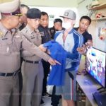 มั่วไปเรื่อย! ตร.บุกคอนโดจับหนุ่มลักทรัพย์ เจออ้างเป็นเอดส์ขอร้องอย่าจับ(คลิป)
