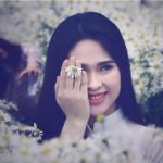 โคตรหลอน! ถ่ายแบบกลางสวนดอกไม้ ติดวิญญาณ เลือดท่วมตัว