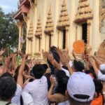 ศิริพร อำไพพงษ์ โปรยทานเงินแสน เผยเลขเด็ดงวดนี้ห้ามพลาด (คลิป)