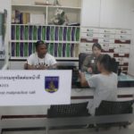ป้าสาดโคลน รับ โมโหจัด คนจอดรถขวางที่ พบผู้เสียหาย 20 ราย หวั่นปะทะกลางโรงพัก