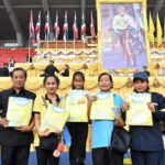 รับเสื้อพระราชทาน “ไบค์ อุ่นไอรัก” วันแรกคึกคัก ประชาชนมารอตั้งแต่ตี5