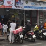 แห่กดเงิน 500 บาท ที่รัฐบาลมอบให้ ชาวบ้านขอบคุณ "บิ๊กตู่" ที่ไม่ลืมคนจน
