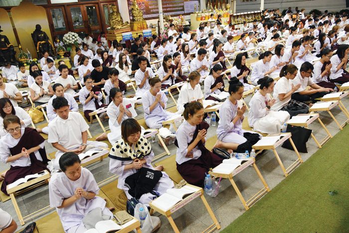 สวดมนต์ข้ามปีวัดพิชัยญาติ