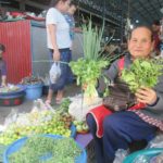 แม่ค้าตลาดสด ฝากถึงรัฐบาล "เศรษฐกิจแย่ จะตายกันหมดแล้ว" เทียบยุค 'แม้ว-ปู' ขายของดี!!