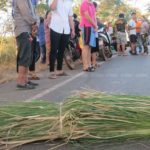 สุดสลด! หลานๆกอดศพยายร้องจะขาดใจ กระบะเสยแล้วซิ่งหนีลอยนวล(คลิป)